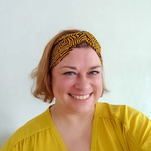 Headband ou bandeau pour cheveux en tissu Wax fait main porté