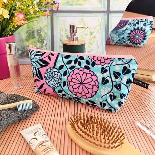 Grande trousse en tissu Wax bleue et rose avec motif de fleurs