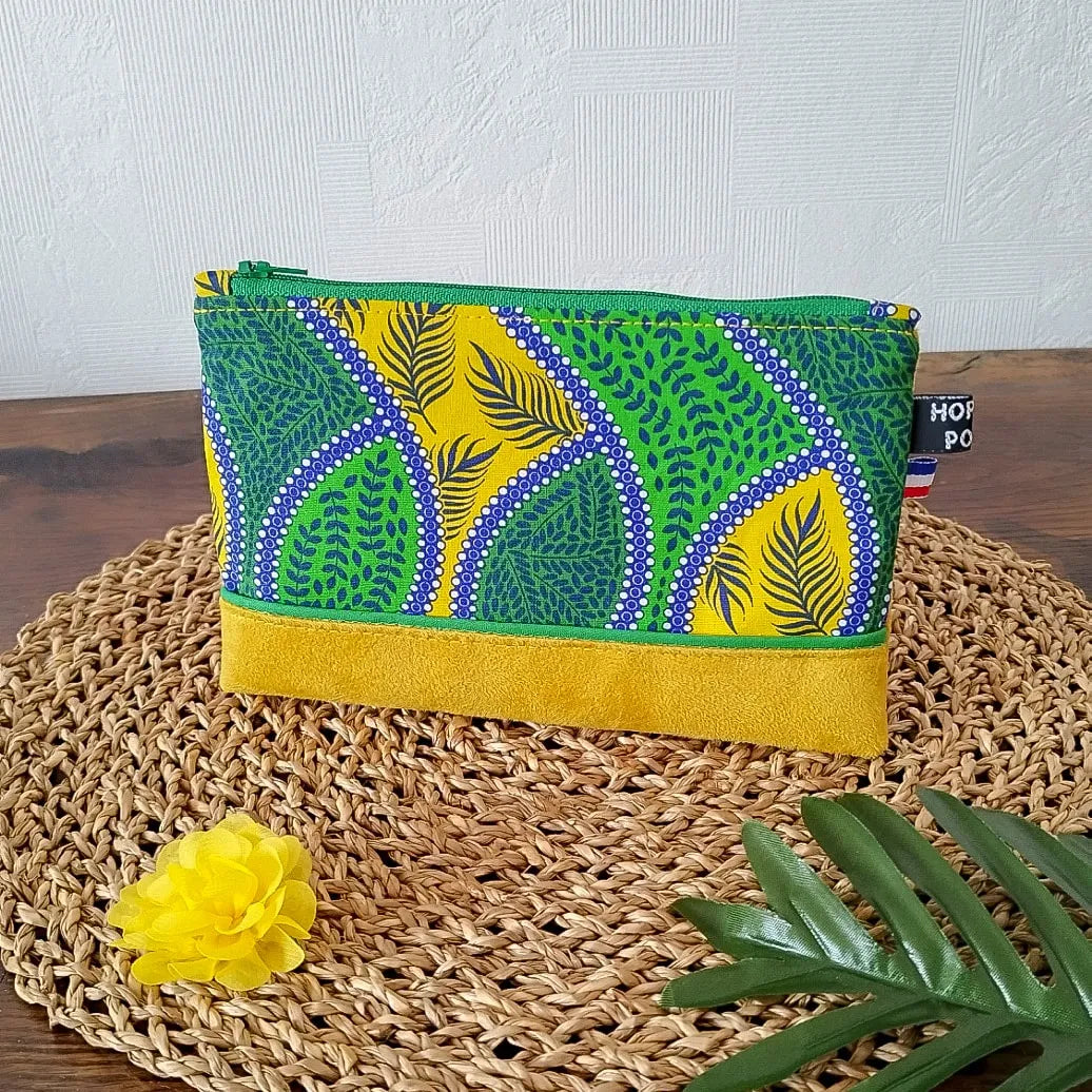Pochette plate en suédine jaune et tissu Wax vert