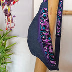 Grand sac banane en denim bleu foncé et tissu Wax violet