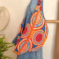 Sac Banane XL en tissu Wax orange, bleu et rose - Fait main