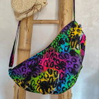 Grand Sac demi lune  en tissu Wax multicolore motif Léopard