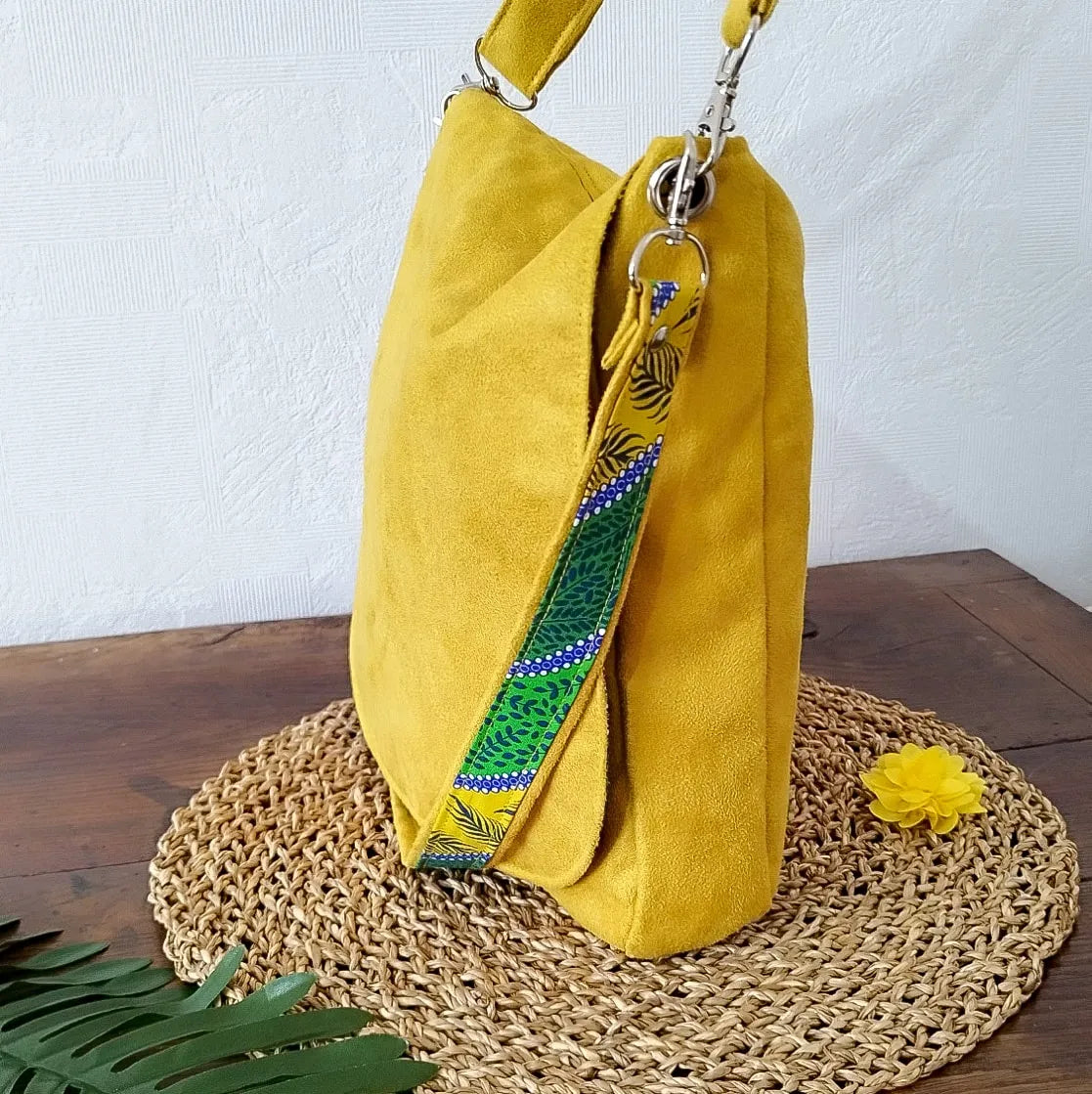 Sac Besace jaune à bandoulière