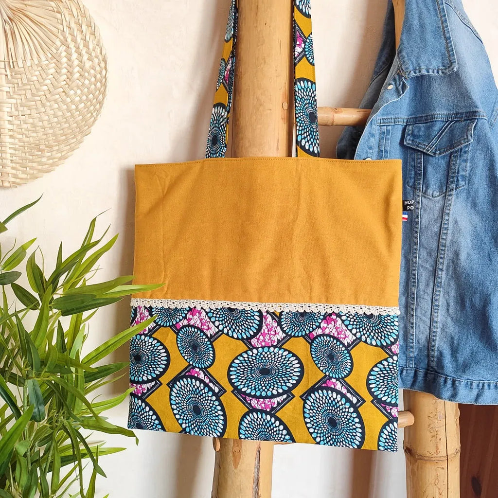 Tote bag en tissu moitié uni jaune moutarde et moitié tissu inspiration Wax ethnique